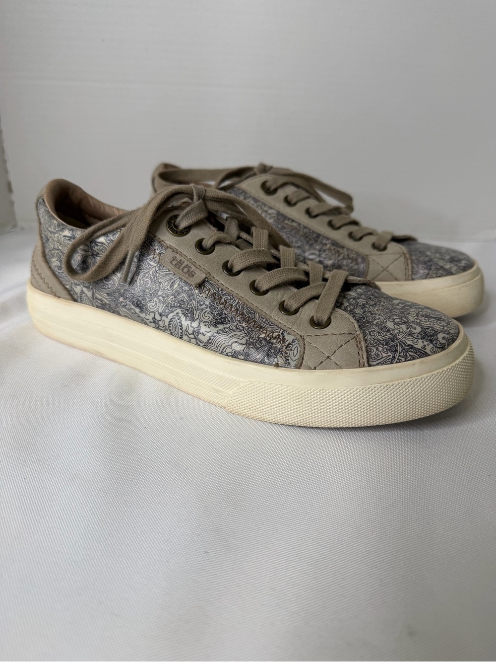 Taos Footwear Paisley Plim Soul Lux Low-Top Sneakers Gray/Paisley Size 7